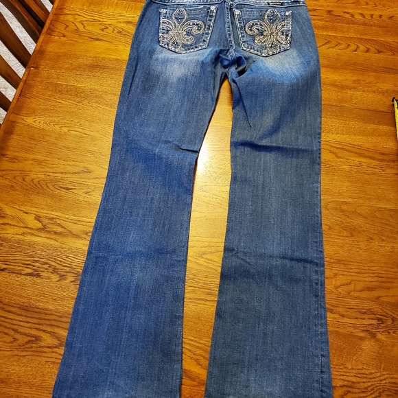 Miss me Jean's - Picture 7 of 9